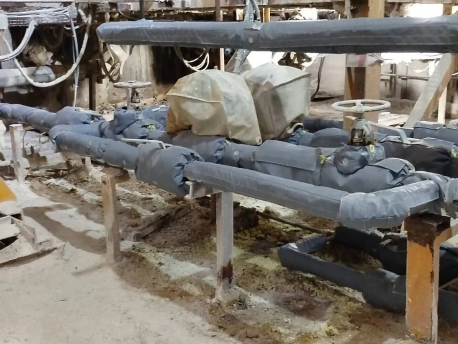 Removable pipe jacket, industrial pipeline insulation application